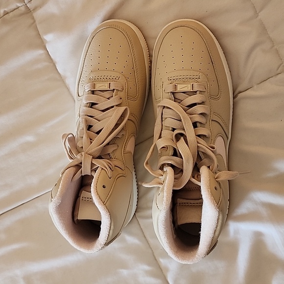 Women’s Nike Air Force 1 High Sculpt Sanddrift - Picture 3 of 10